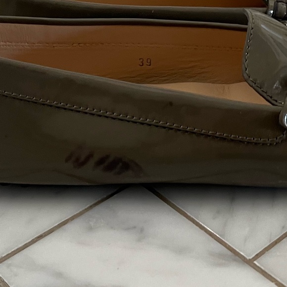 Tod”s driver loafers in grey patent - Picture 3 of 7